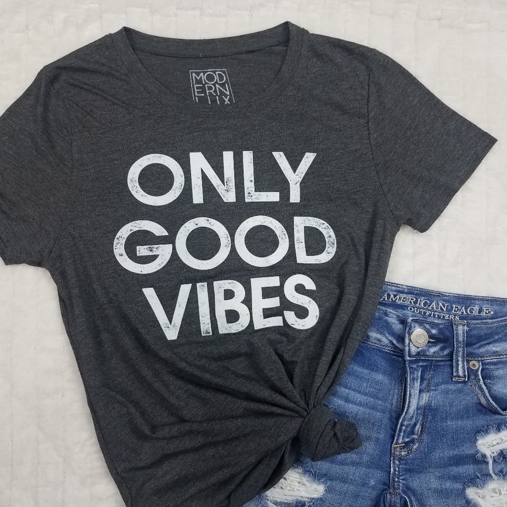 Modern Lux Graphic T-Shirt Gray Sz M